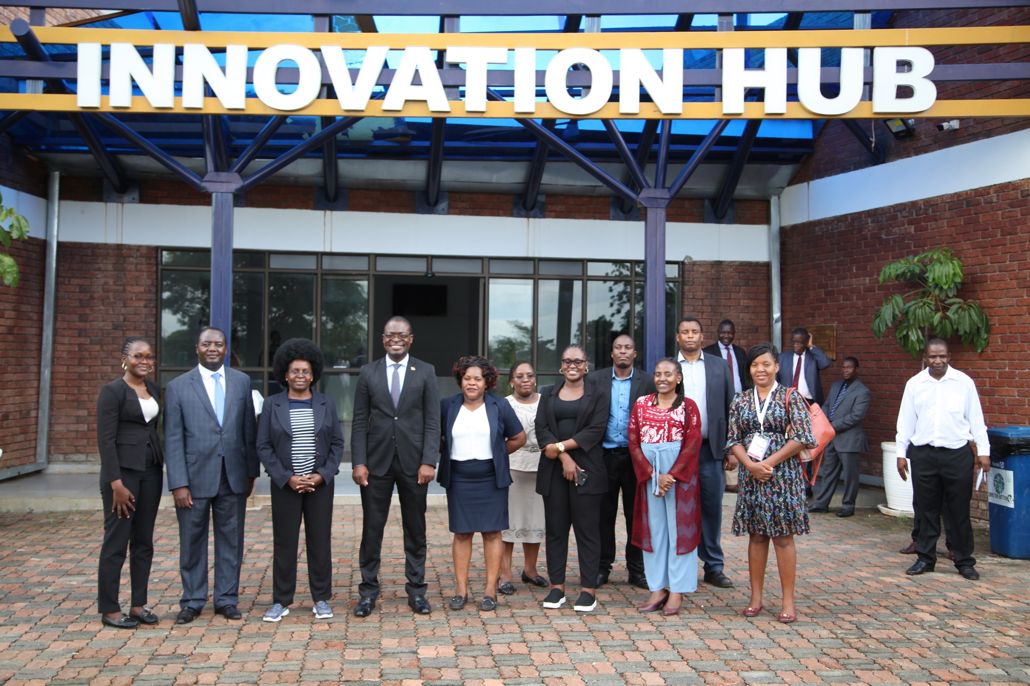 Read more about the article UGANDAN MINISTER VISITS HIT
