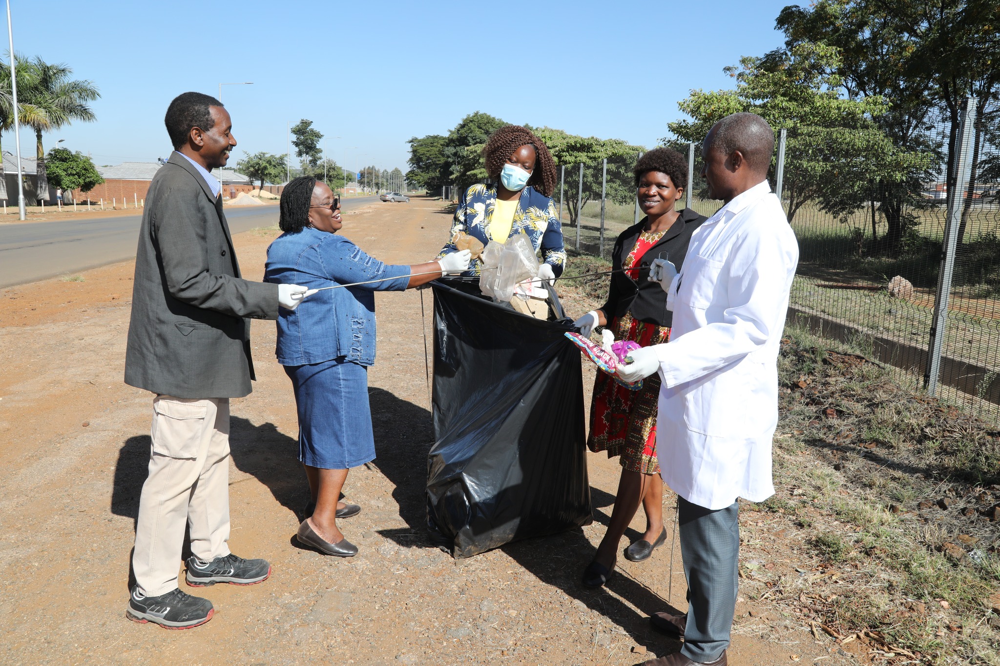 Read more about the article HIT STAFF PARTICIPATES IN CAMPUS CLEAN-UP DAY